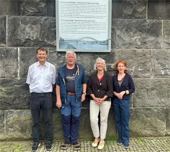 Susanne Müller im Friedensmuseum in Remagen 