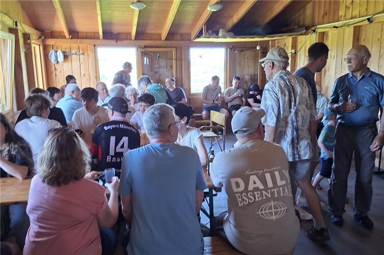 TTC Karla: Traditionelle Pfingstwanderung trotz Sommerhitze in Lantershofen